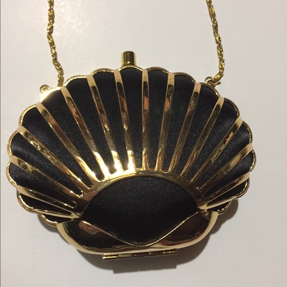 Asos Shell Clutch - Picture 2 of 3